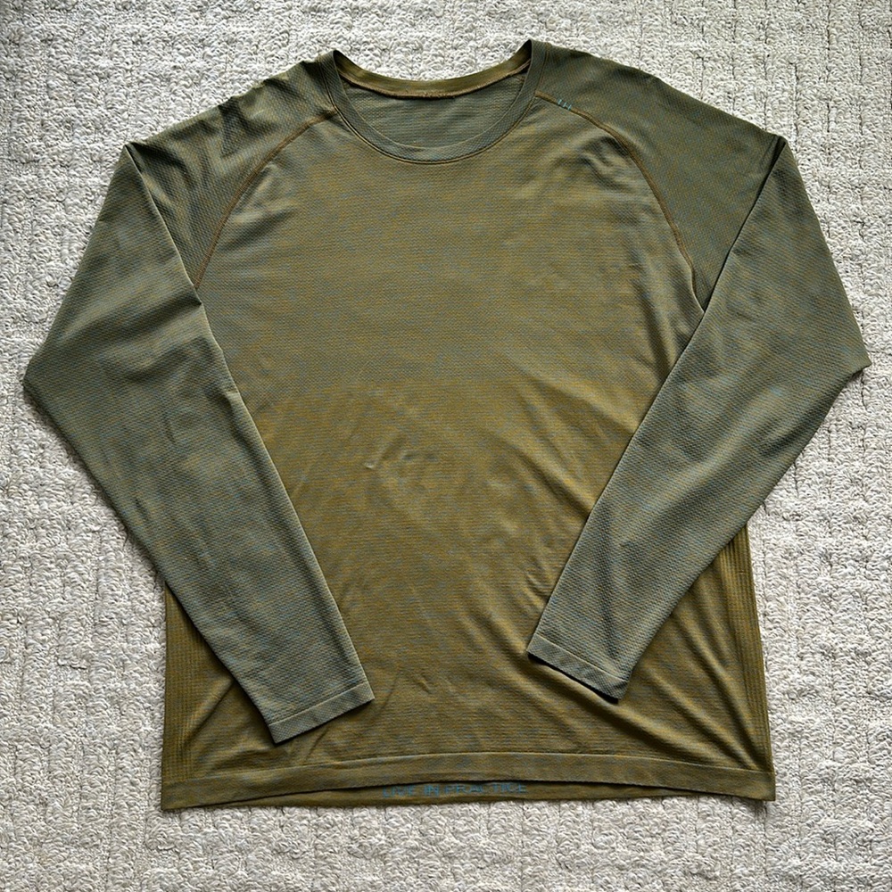 Lululemon Men's Metal Vent Long Sleeve Shirt